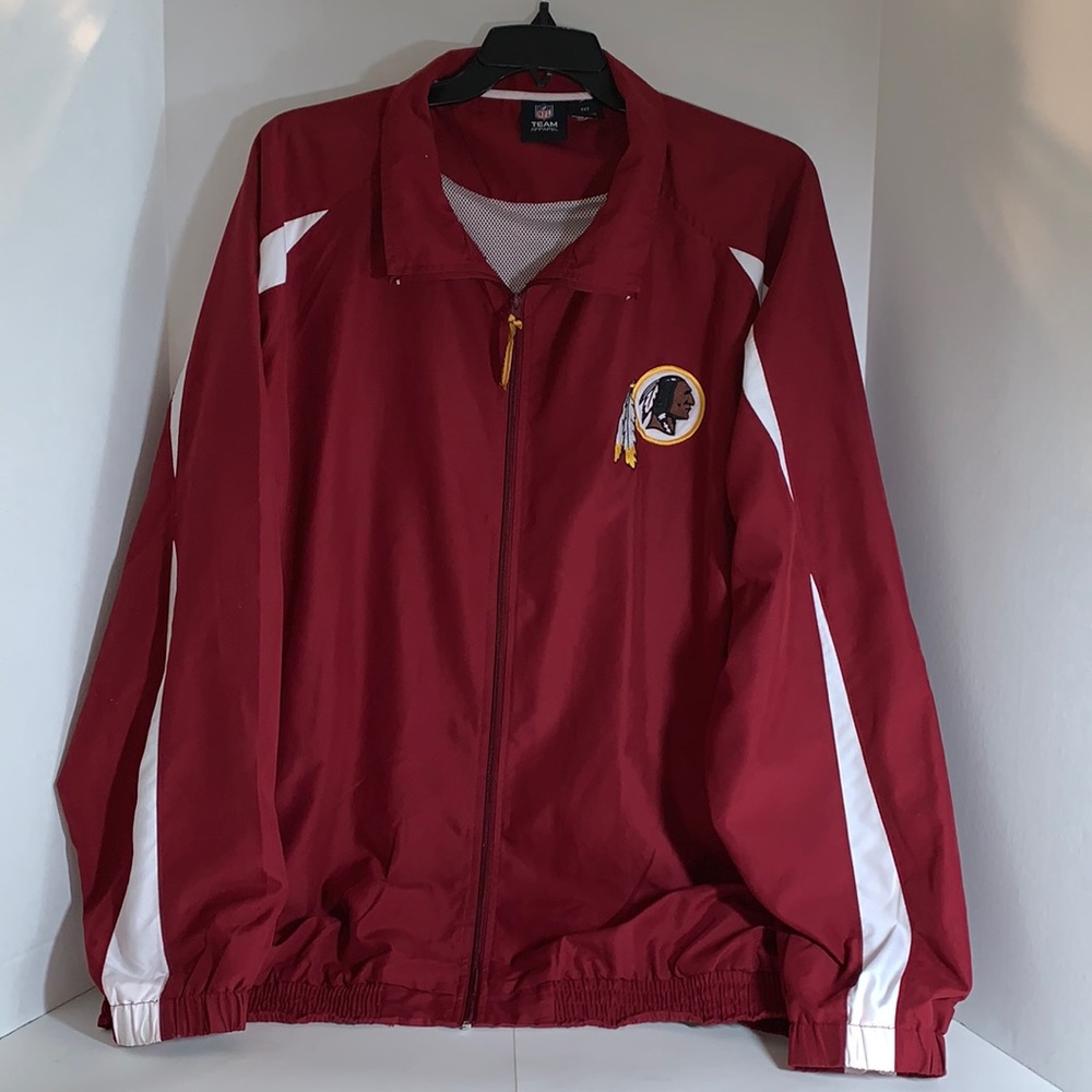 Washington Redskins Zippered Jacket 4XT. Worn twice. Like new condition!